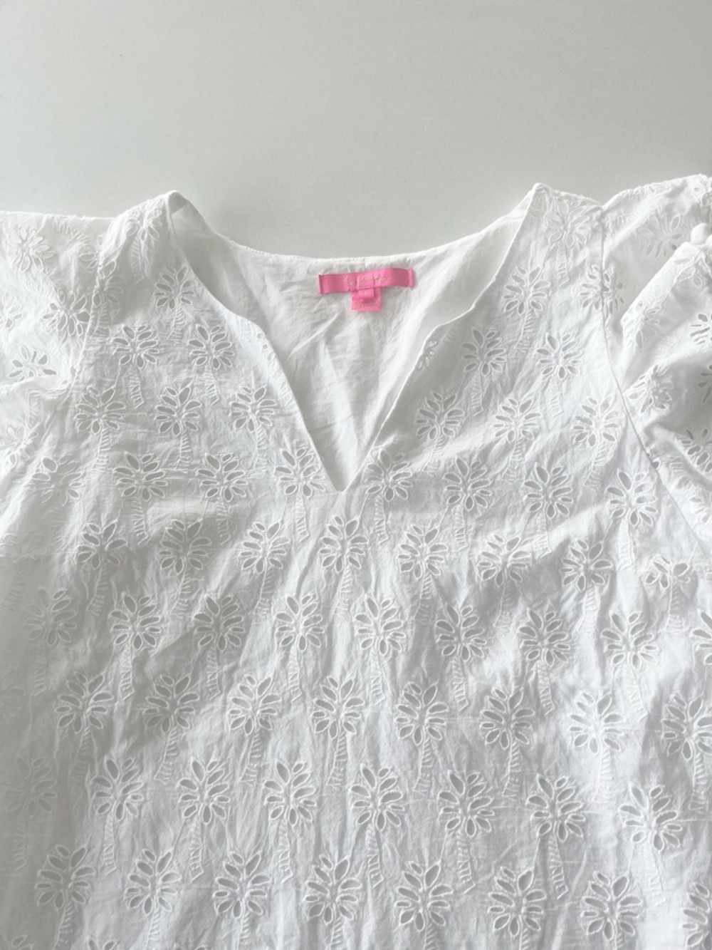 Lilly Pulitzer White Cotton Astara Eyelet Top Pom Trim V-Neck Size L - Picture 5 of 7